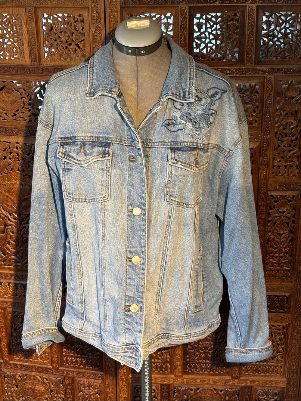 Universal Thread Light Blue Denim Jacket with Subtle Embroidery